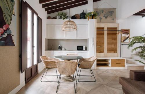 Old Town Apartment | Next Level by Seaward Suites