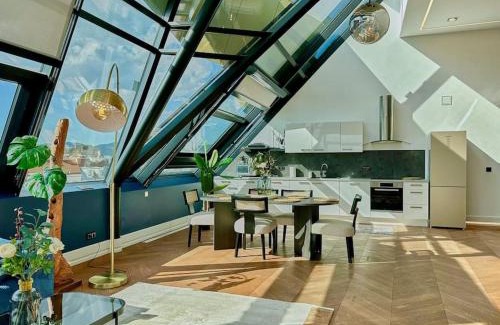 Leopoldstadt Apartment | Next to Augarten I Penthouse I Rooftop Terrace I