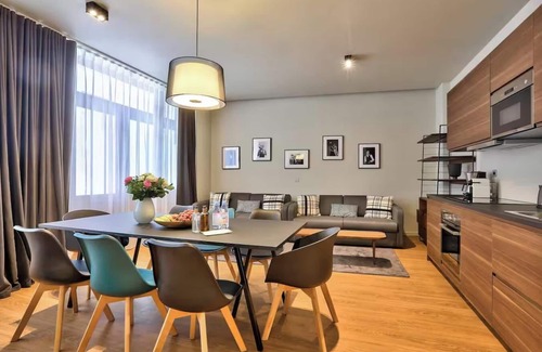Saint-Germain-des-Pres Apartment | NEXT TO ILE DE LA CITÉ, FEW METERS AWAY QUAI DES GRANDS AUGUSTINS AT RUE SÉGUIER