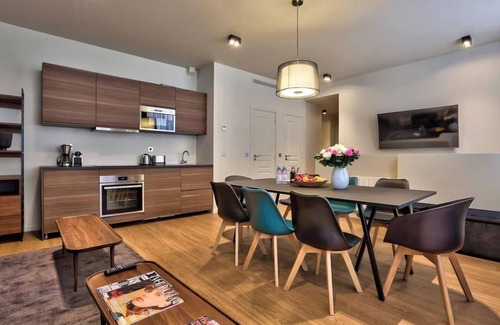Saint-Germain-des-Pres Apartment | NEXT TO ILE DE LA CITÉ, FEW METERS AWAY QUAI DES GRANDS AUGUSTINS AT RUE SÉGUIER