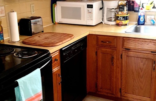 Spring Hill House | Next to Weeki Wachee River Park and Pine Island