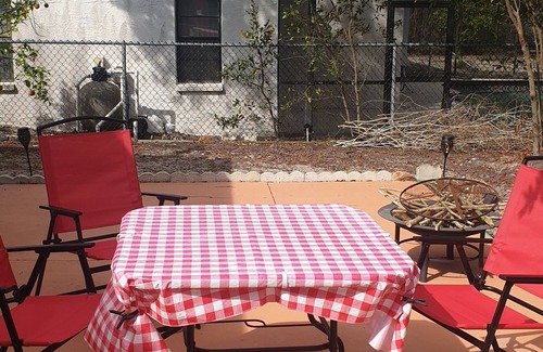 Spring Hill House | Next to Weeki Wachee River Park and Pine Island