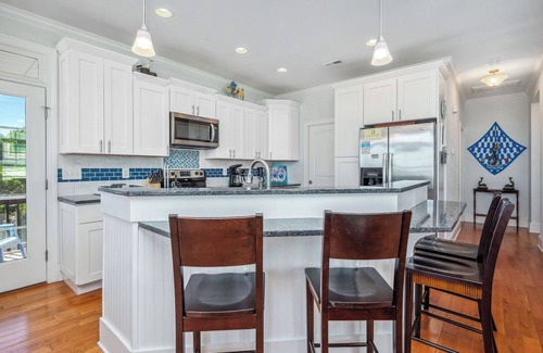 Long Beach House | Nexta-C: Beautifully Decorated 3 Bed/3 Bath Ocean View Rental with Elevator