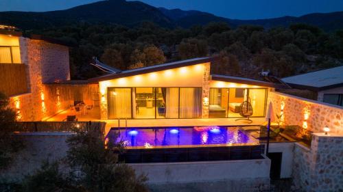 Faralya Villa | Nez - 1 Bedroom with jacuzzi in Kalkan Çayköy