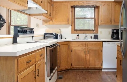 Northface House | NF31-North Face Retreat! Fire Pit! Hot tub! A/C