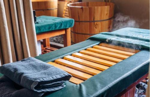 Cong Vi Other | Ngải Spa, Body, Foot Massage