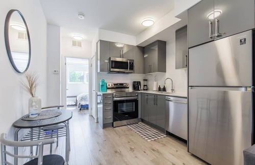 Niagara Falls House | Niagara Luxe Suite, 4min to Falls W/Fireplace, Ping Pong