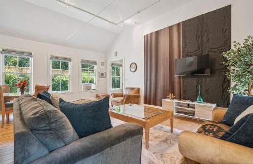 Old Town Historic District Apartment | Niagara on the Lake Vacation Home