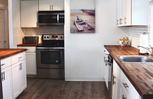Waterford House | Niantic Bay & Play House