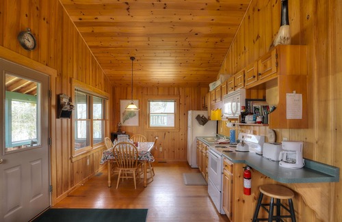 Rangeley Plantation House | Niboban Cabin 2 - Cute Niboban Cabin on Rangeley Lake!