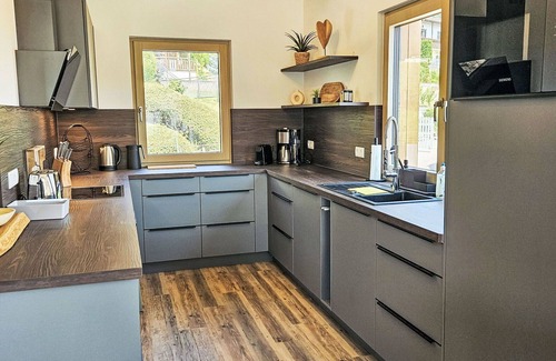 Bodensdorf House | Nice apartment in villa for 6 people with WIFI, TV, terrace and pets allowed