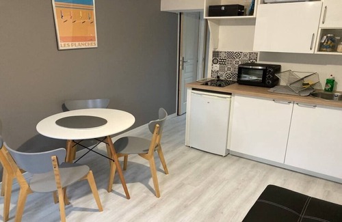 Saint-Martin-aux-Chartrains Apartment | Nice apartment between Deauville and Pont-L'Evêque