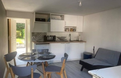 Saint-Martin-aux-Chartrains Apartment | Nice apartment between Deauville and Pont-L'Evêque