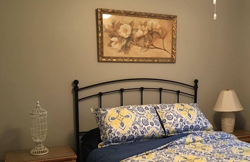 Golden Gate Condo | Nice 2 bedroom and 2 bath condo for rent-monthly renters only please