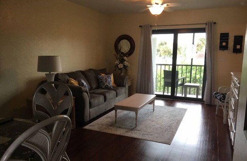 Golden Gate Condo | Nice 2 bedroom and 2 bath condo for rent-monthly renters only please