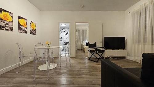 Flamingo/Lummus Apartment | Nice 2 bedrooms near the beach