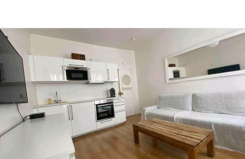 Enfants-Rouges Apartment | Nice 2 room apartment in Le Marais