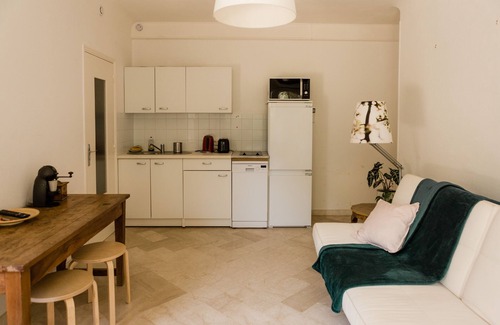 Santa Cruz Apartment | Nice 2 room swimming pool in Nîmes
