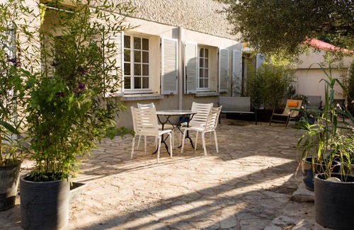 Santa Cruz Apartment | Nice 2 room swimming pool in Nîmes