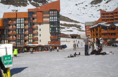 Val-Thorens Apartment | Nice 409 sq ft 3 rooms in the centre of the resort, right on the slopes