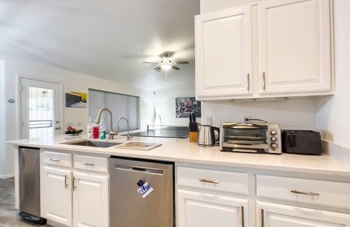 Chandler House | Nice! 5 Bedroom Single-Story Chandler Home