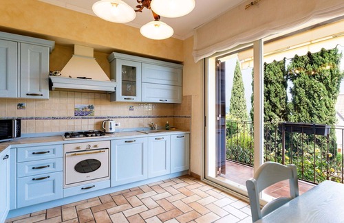 Borghetto Santo Spirito Villa | Nice apartment in villa for 5 guests with A/C, pool, WIFI, terrace and pets allowed