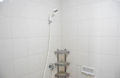 East Jakarta Apartment | Nice and Comfy Studio Apartment at Signature Park Grande By Travelio