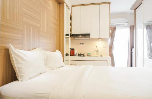 Depok Apartment | Nice and Cozy Studio at Cinere Resort Apartment By Travelio