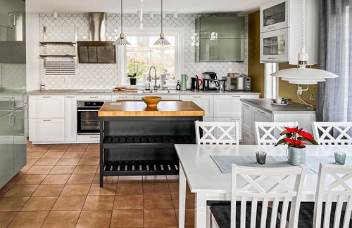 Blekinge House | Nice and friendly cottage with a view of Lake Nässjön.