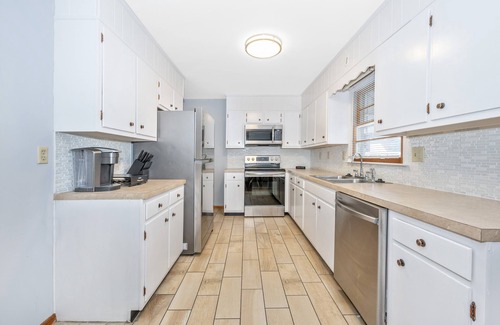 Hagerstown House | Nice and modern decor, 4BR 3BA, remodeled