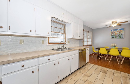 Hagerstown House | Nice and modern decor, 4BR 3BA, remodeled