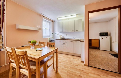Svoboda nad Upou Apartment | Nice apartment for 4 people with WIFI, TV, patio and pets allowed