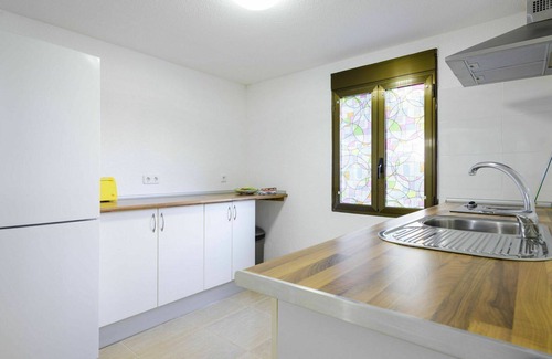 Oropesa del Mar Villa | Nice apartment in villa for 3 guests with A/C, WIFI, pool, TV and terrace