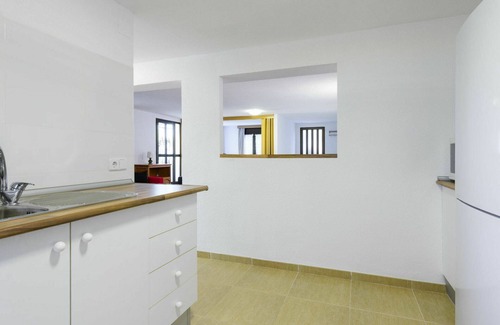 Oropesa del Mar Villa | Nice apartment in villa for 3 guests with A/C, WIFI, pool, TV and terrace