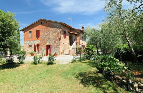 Guistrigona Villa | Nice apartment in villa for 5 people with WIFI, TV, patio, pets allowed and parking