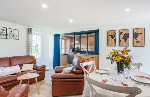 Creances Villa | Nice apartment in villa for 4 guests with WIFI, TV, terrace and pets allowed