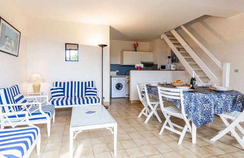Saint-Palais-sur-Mer Apartment | Nice apartment for 5 people with WIFI, TV and balcony