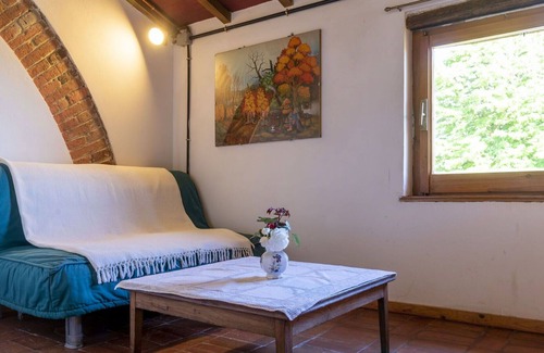 Castiglione del Lago House | Nice apartment in villa with WIFI, A/C, pool, TV, patio, pets allowed, panoramic view and parking