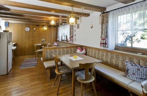 Hart im Zillertal House | Nice apartment in villa for 15 guests with WIFI, TV, patio and pets allowed