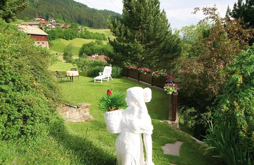 Pfons Apartment | Nice apartment for 5 people with TV, terrace, panoramic view and parking