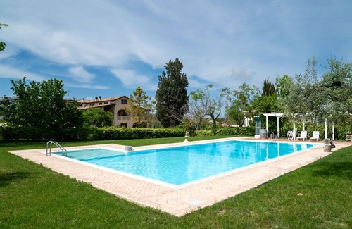 Citta Sant'Angelo Apartment | Nice apartment for 4 people with pool, WIFI, A/C, TV, patio, pets allowed and parking