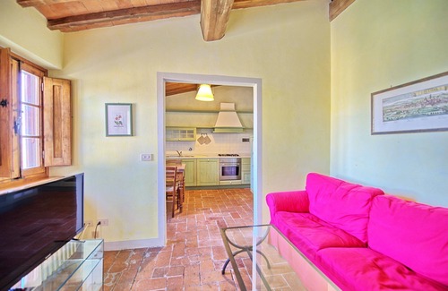 San Casciano in Val di Pesa Apartment | Nice apartment with WIFI, pool, TV, pets allowed and panoramic view, close to Greve In Chianti
