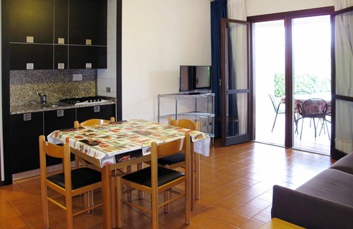 Crociale Apartment | Nice apartment for 4 people with pool, WIFI, A/C, TV, terrace and pets allowed