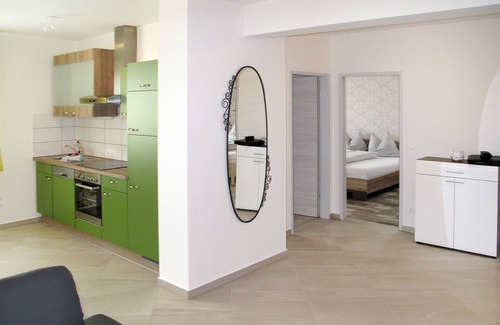 Donnerskirchen Apartment | Nice apartment for 6 people with WIFI, A/C, TV, terrace, pets allowed and parking