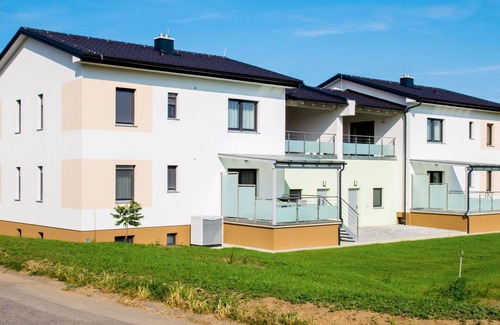 Donnerskirchen Apartment | Nice apartment for 6 people with WIFI, A/C, TV, terrace, pets allowed and parking