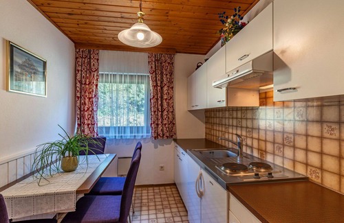 Agsdorf Apartment | Nice apartment for 4 people with WIFI, TV, patio, pets allowed and parking