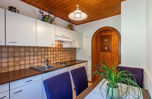 Agsdorf Apartment | Nice apartment for 4 people with WIFI, TV, patio, pets allowed and parking