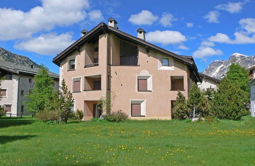 Sils-Maria Apartment | Nice apartment for 6 guests with WIFI, TV, balcony and pets allowed