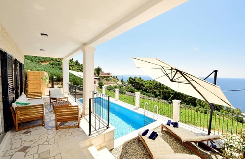Sveta Nedjelja Apartment | Nice apartment for 6 guests with A/C, internet, private pool, TV, terrace and parking