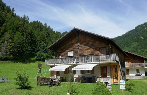 Blenio Apartment | Nice apartment for 4 people with WIFI, TV, patio, pets allowed, panoramic view and parking
